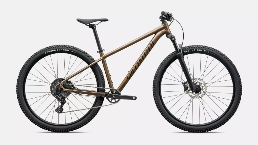 Specialized ROCKHOPPER SPORT KH - L, Gloss Burnt Gold Metallic / Stallion Metallic, 2027 