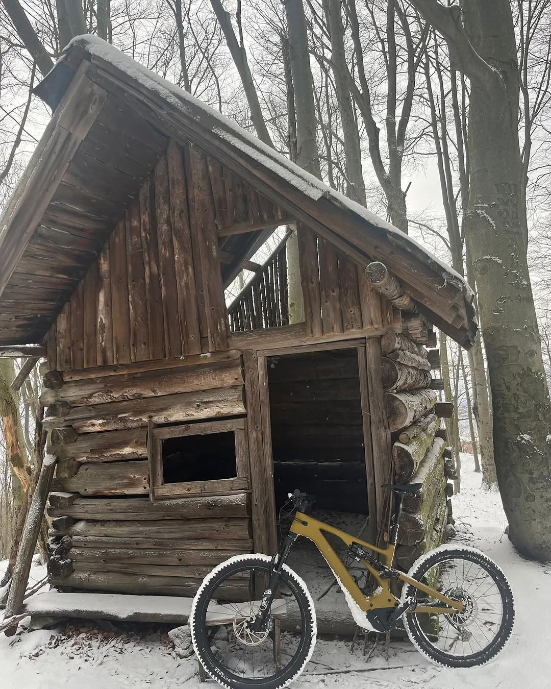 Fantastický nový Specialized comp carbon 2025 v akcii. Ďakujeme za fotky nášmu zakaznikovi. Maximálna spokojnosť s bicyklom a...