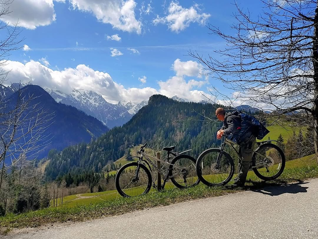 Naša milá klientka z Maďarska poslala fotografie Specialized . Maximálne je spokojná! Ďakujeme.  #specialized #bikecenter #bi...