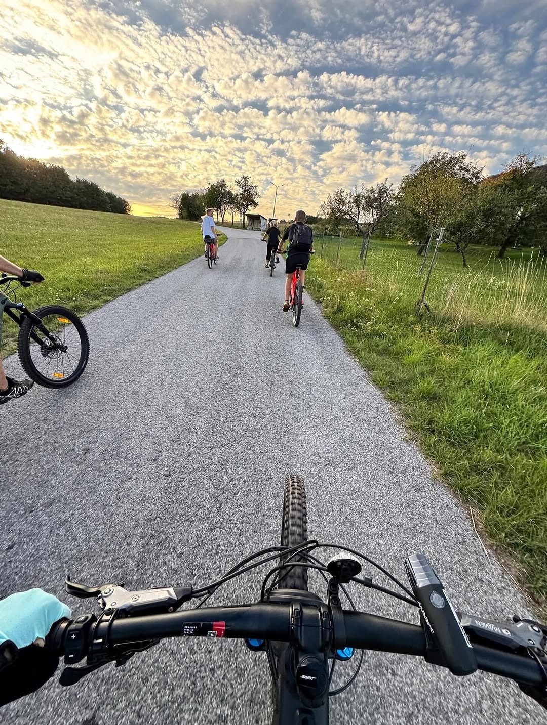 Spokojná zákazníčka a jej Specialized Turbo Levo , ďakujeme za fotky ! ❤️ #specializedbikes #specializedturbolevo #specialize...